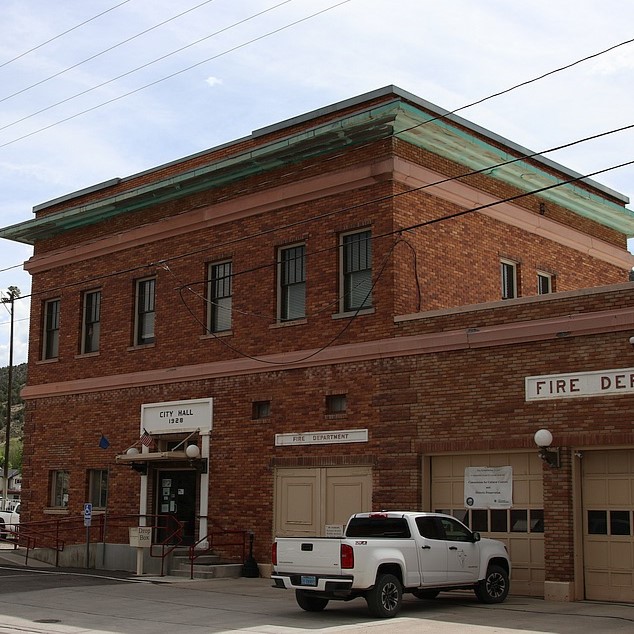 518400272_10228747407166236_8965525052531595610_n